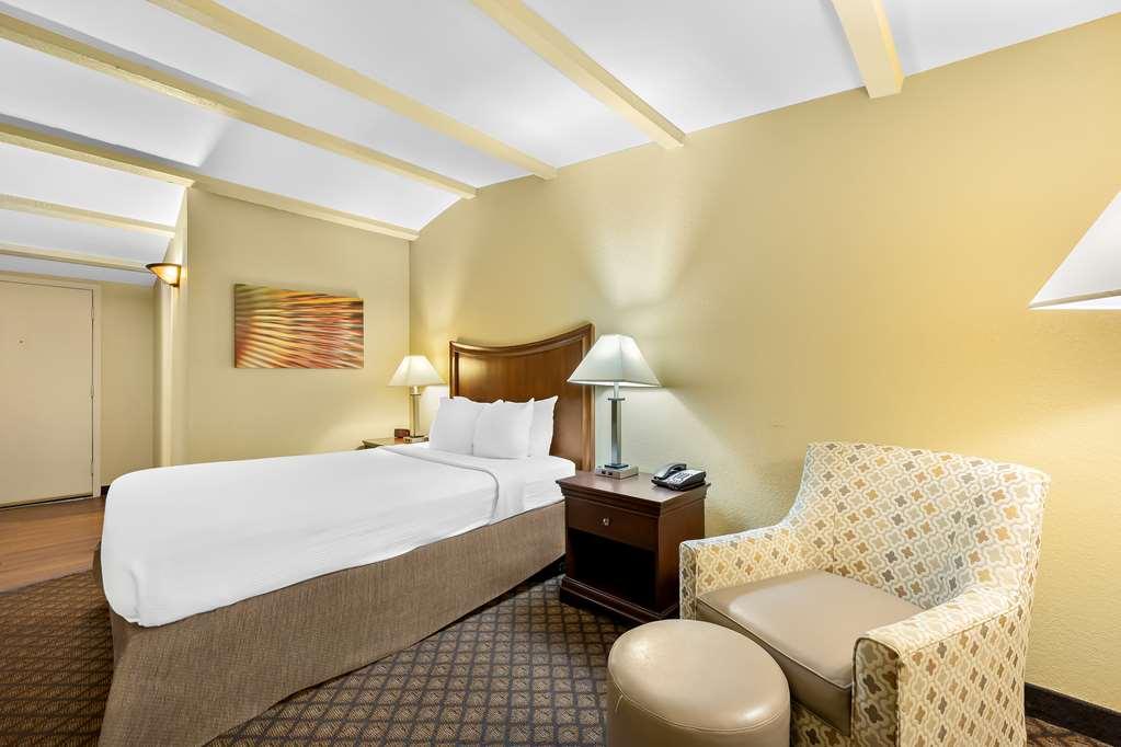 Best Western Coach House Спрингфийлд Стая снимка